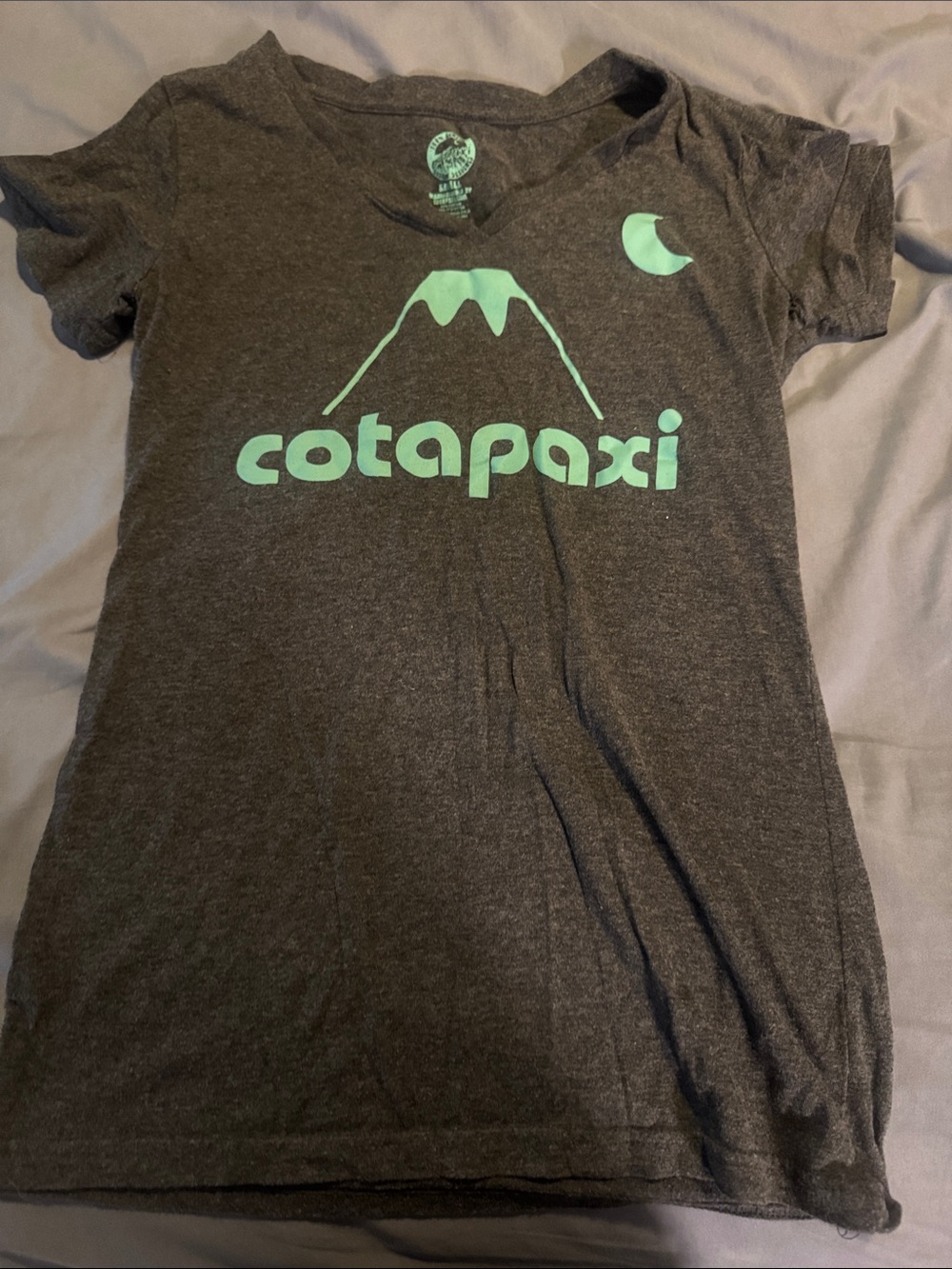 Cotopaxi Women's Charcoal Tee with Mint Logo
